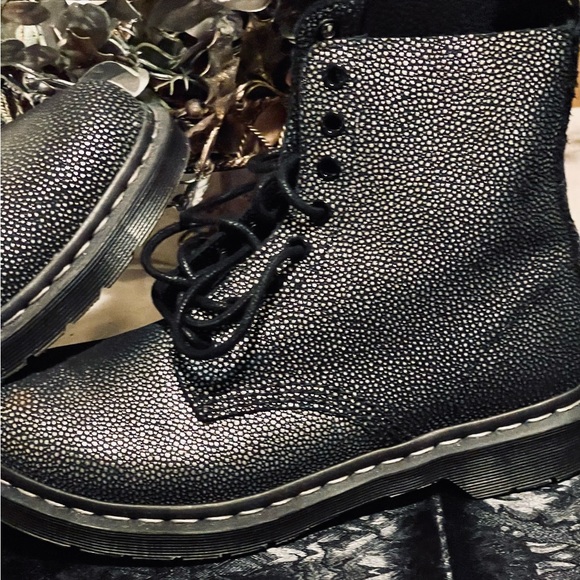 COPY - Dr Martens Pascal silver metallic spotted 1460 8 hole boots - Picture 1 of 10